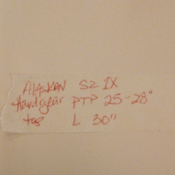 Duluth Trading Co Green Floral Long Sleeve Top - Picture 6 of 6